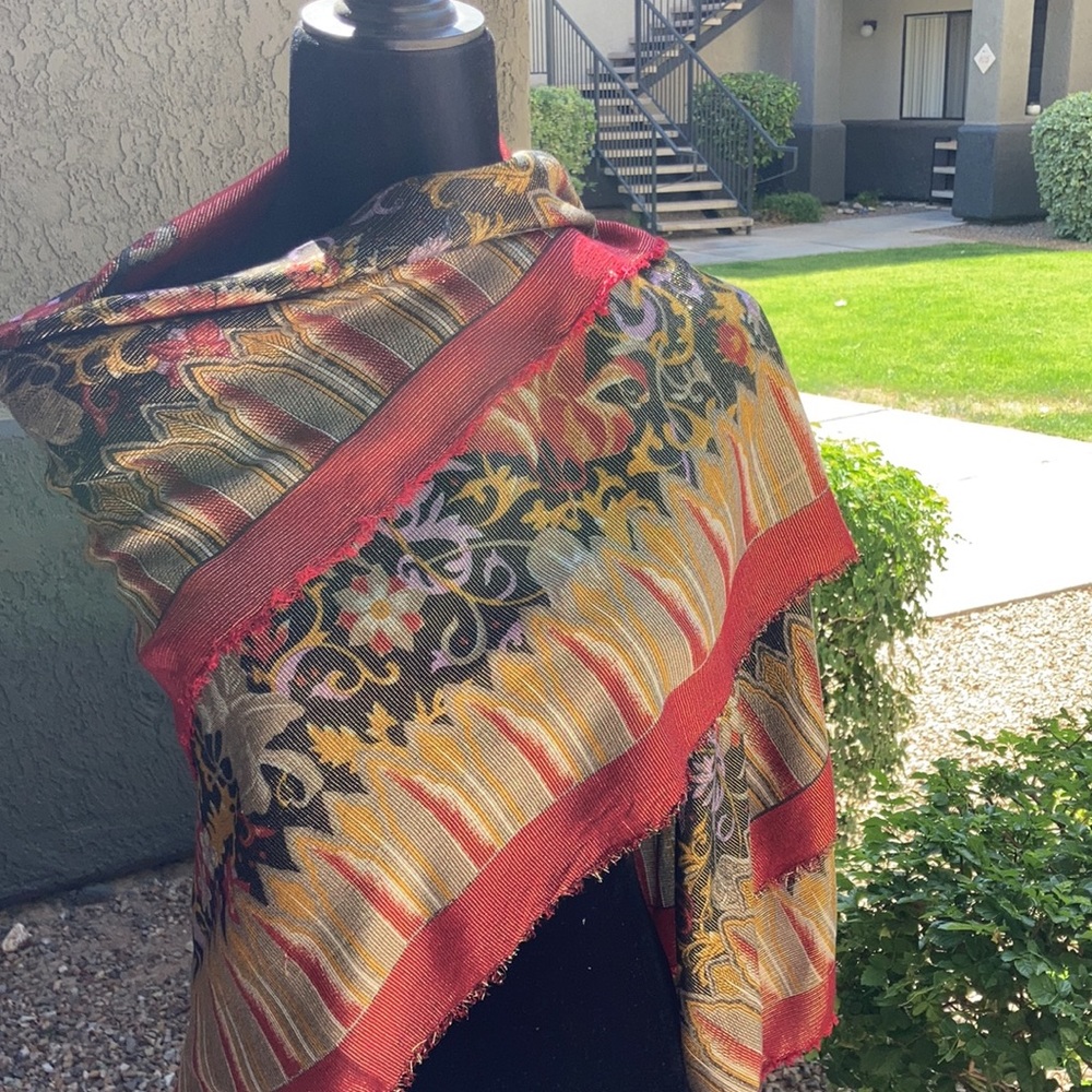 Exquisite Handmade 🧣 Scarf - Picture 7 of 7